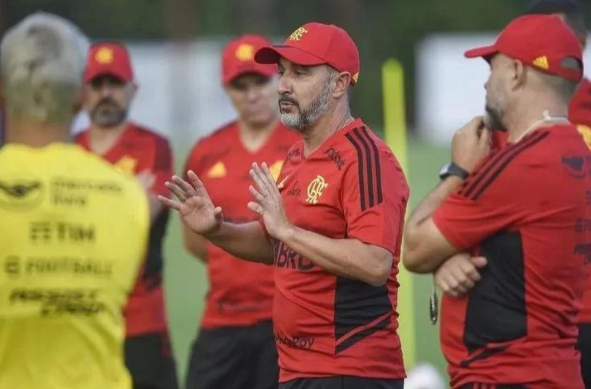 SAUDADES? VÍTOR PEREIRA, EX-FLAMENGO, FECHA COM NOVA EQUIPE PARA 2024